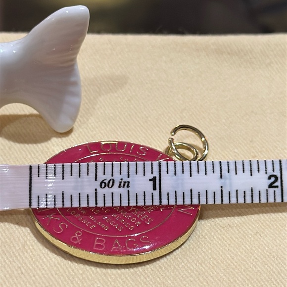 🩷 Authentic Louis Vuitton Trunks & Bags Charm, Hot Pink w/Gold-Tone Lettering 🩷 - Picture 6 of 6